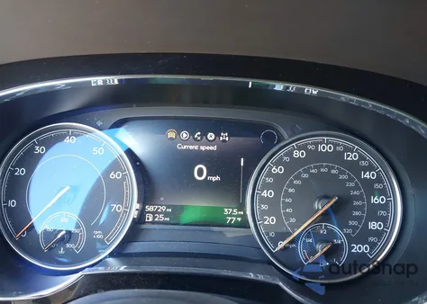 2017 Bentley Bentayga W12/W12 First Edition z USA, uszkodzony, nr VIN SJAAC2ZV6HC015460